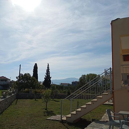 Lighthouse Apartments Chiliadou  Exterior photo